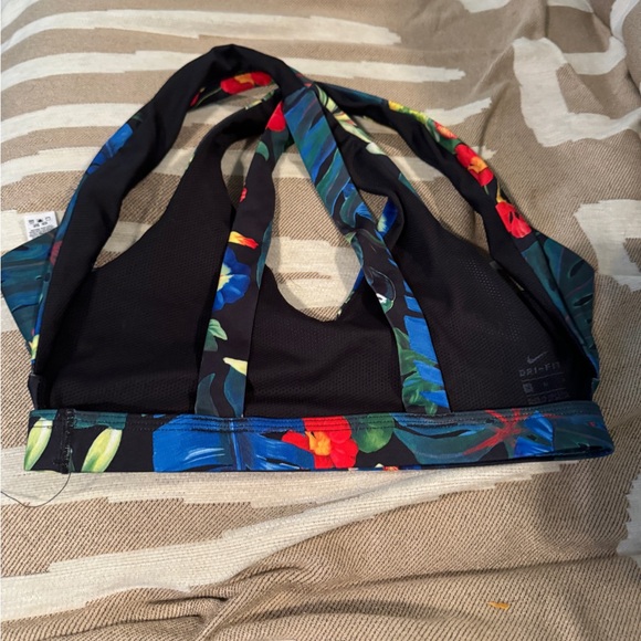 Nike Sports Bra - Picture 3 of 5
